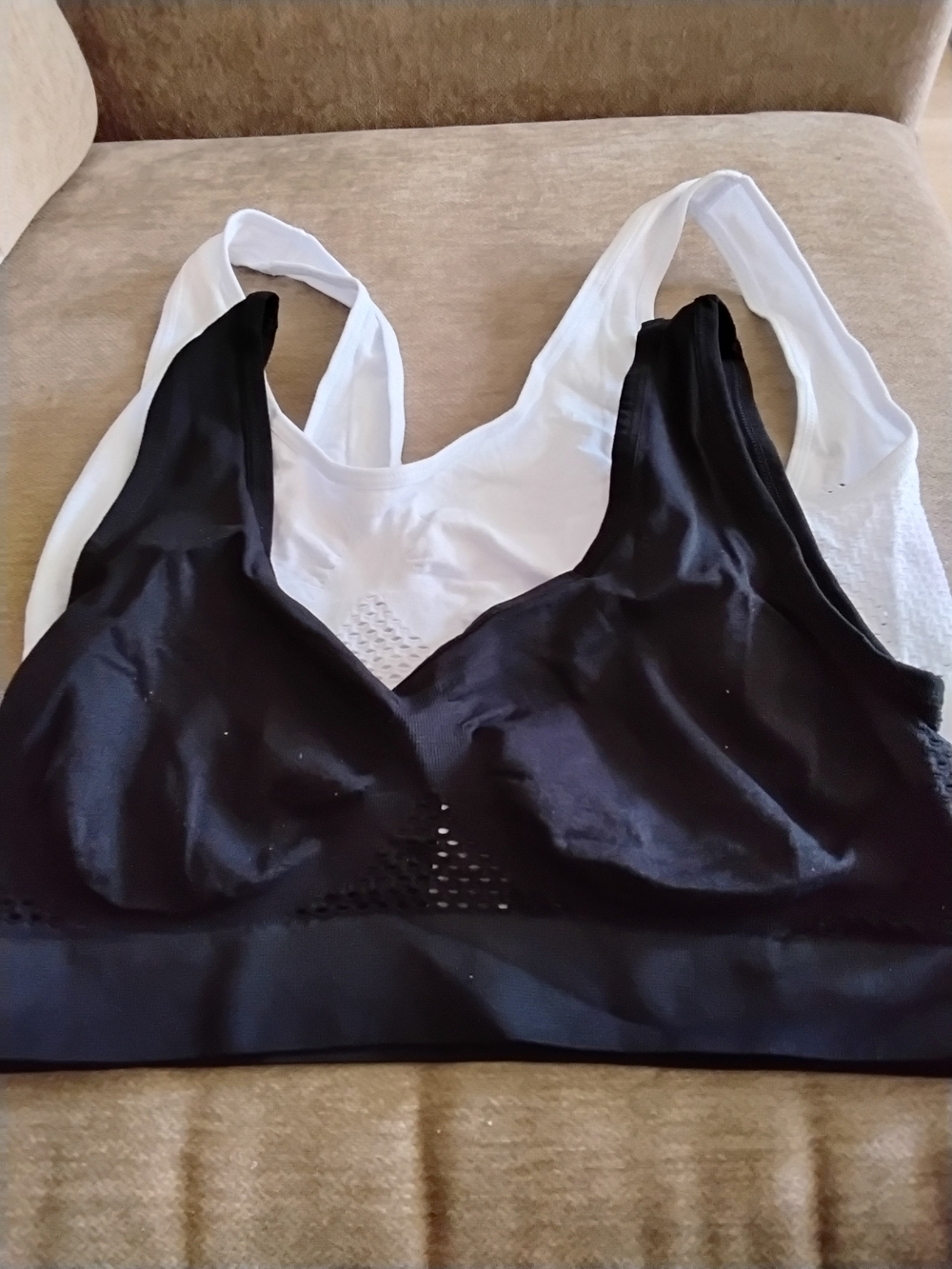 Wireless Seamless Comfort Bra - Black & White